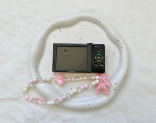 Canon powershot A2400 digital camera - Image 2