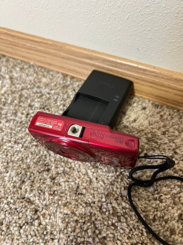 Canon PowerShot ELPH 190 IS Red Camera - Image 9