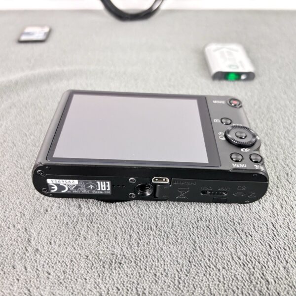 Sony Cyber-shot DSC-WX300 18.2 MP 20x Zoom Digital Compact Camera Black Set - Image 13