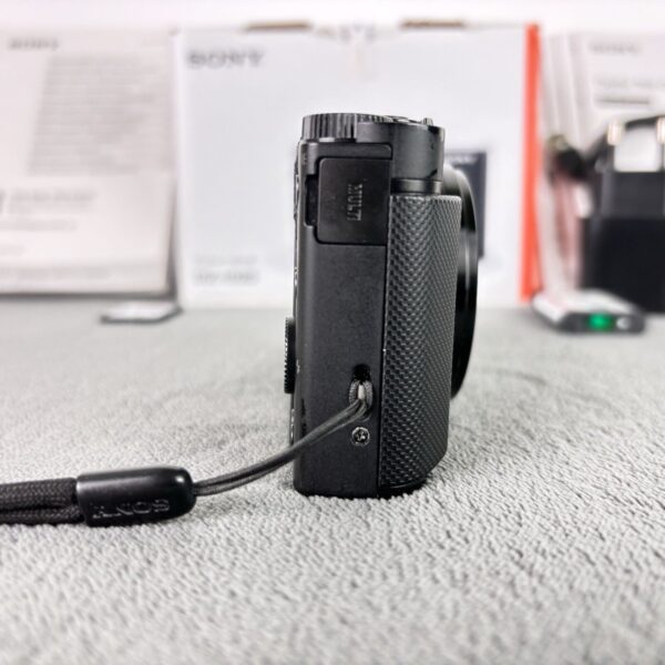 Sony Cyber-shot DSC-HX80 18.2 MP Digital Compact Camera Boxed Set Black - Image 5