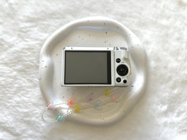 Casio ZR1000 flip screen white digital camera - Image 2