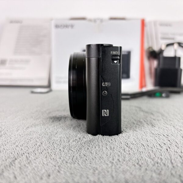 Sony Cyber-shot DSC-HX80 18.2 MP Digital Compact Camera Boxed Set Black - Image 9