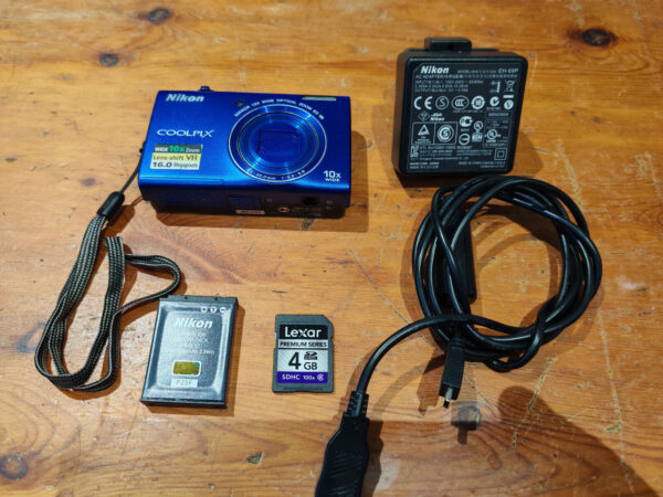Nikon COOLPIX S6200 Compact Digital Camera Tested And Working check pictures