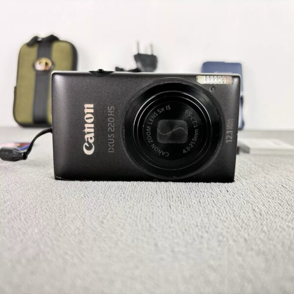 Canon IXUS 220 HS / PowerShot ELPH 300 HS 12.1MP Digital Compact Camera Kit- - Image 3