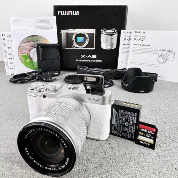 Fujifilm X-A2 Digital Camera 16-50mm Lens Kit  Boxed Set w/Charger & Memory Card