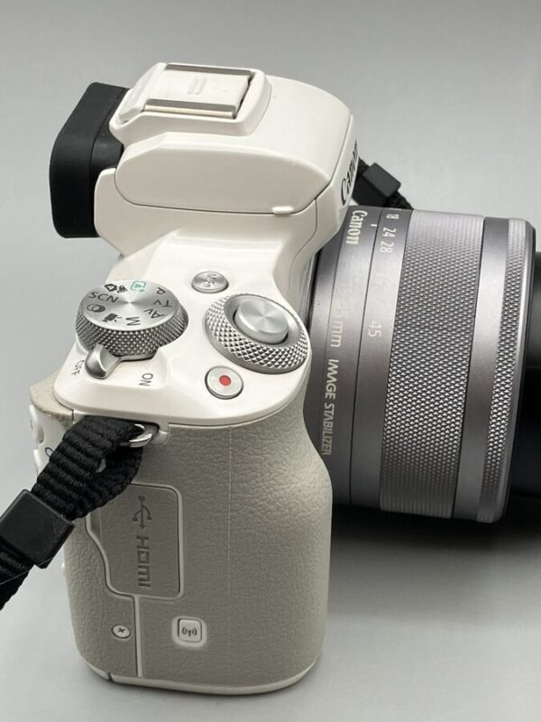 Canon EOS M50 24.1 MP Mirrorless Camera - White (Kit with  EF-M 15-45mm - Image 4