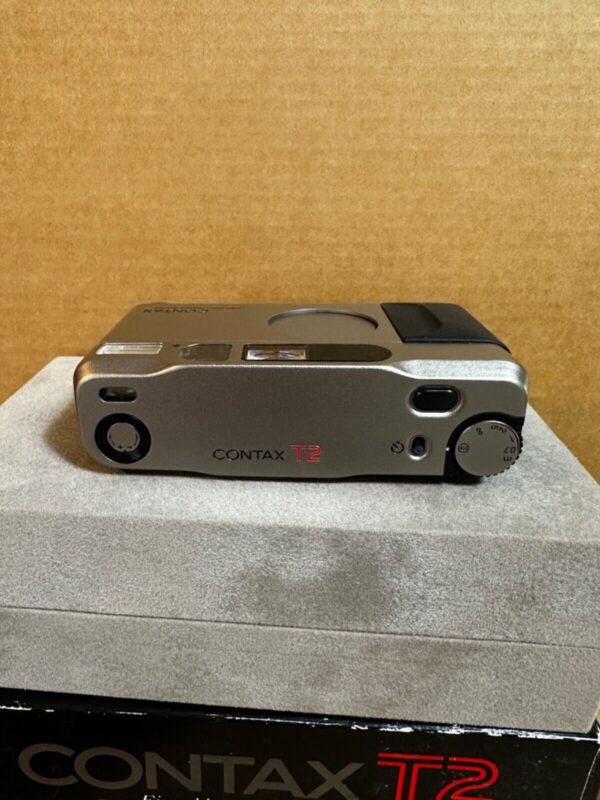 Contax T2 Film Camera - Champagne Silver - Image 4