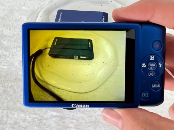 Canon IXY210F digital camera - Image 4