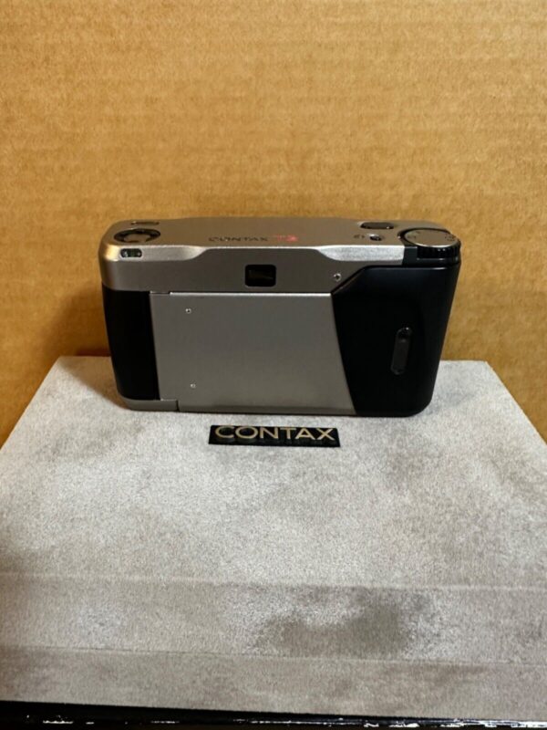 Contax T2 Film Camera - Champagne Silver - Image 3