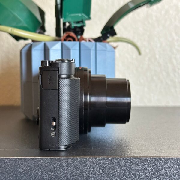 Sony Cyber-shot DSC-HX80 Digital Camera Black 18.2MP Vlogging Compact Camera - Image 5