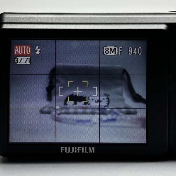 Fujifilm Finepix J10 (Black)