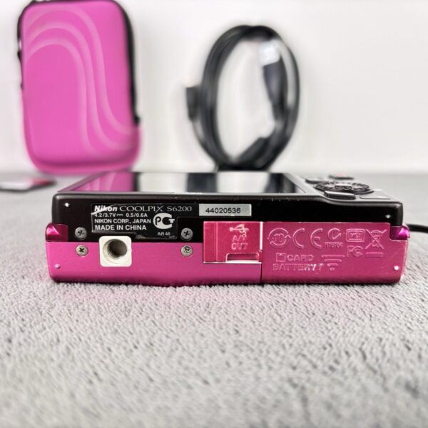 Nikon COOLPIX S6200 Pink 16.0 MP 10x Optical Zoom Digital Compact Camera Kit - Image 12