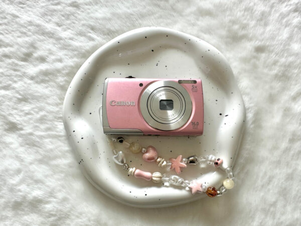 Canon Pink PowerShotA2600 digital camera