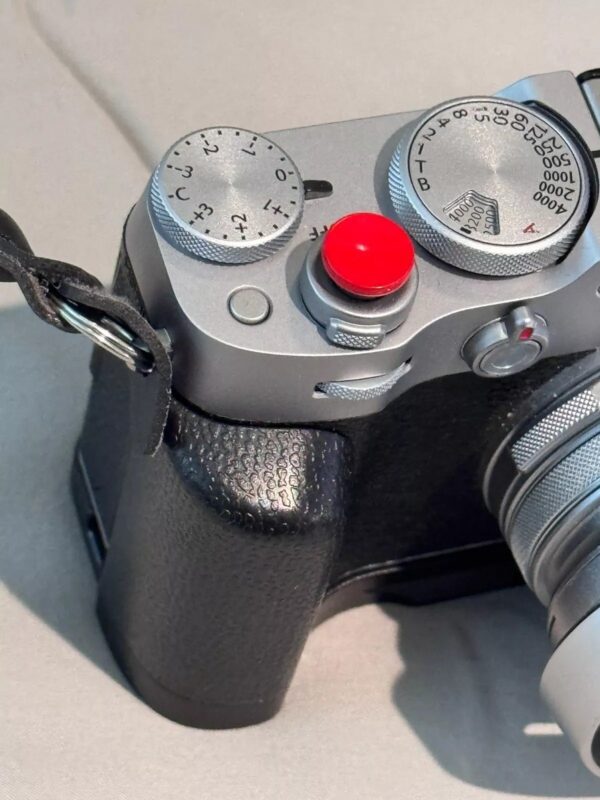 Fujifilm X100V Compact Camera - Silver Excellent Condition, Low Shutter Count - Image 6