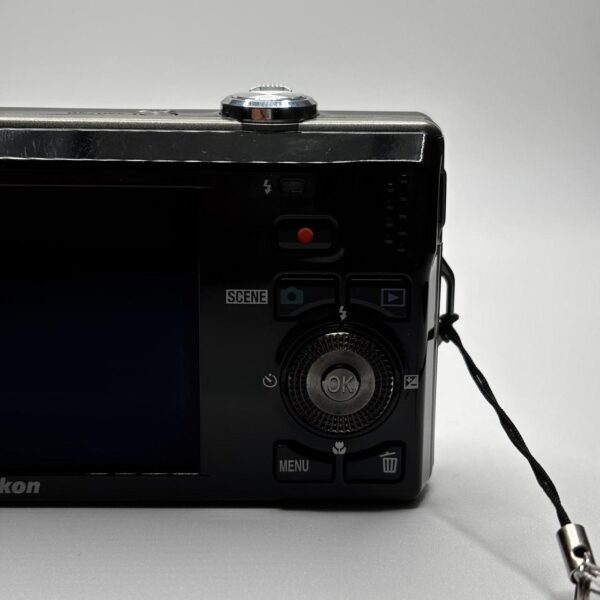 Nikon Coolpix S6000 (Gold) - Image 4